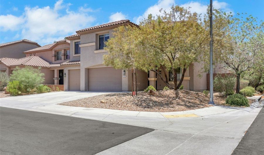 2501 Bechamel Pl, Henderson, NV 89044 - 6 Beds, 4 Bath