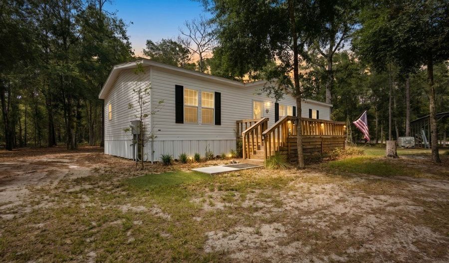 2298 NW 10th St, Bell, FL 32619 - 3 Beds, 2 Bath