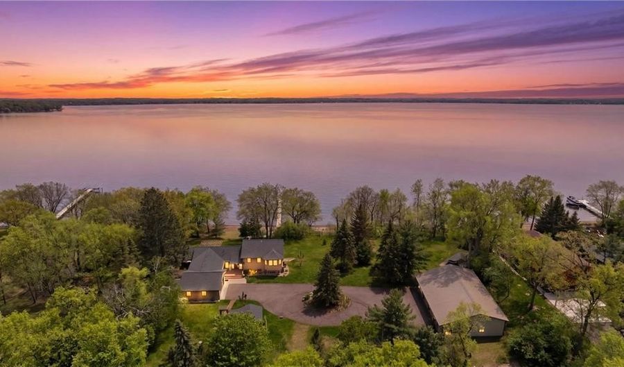 20868 Pike Ave, Aitkin, MN 56431 - 4 Beds, 4 Bath