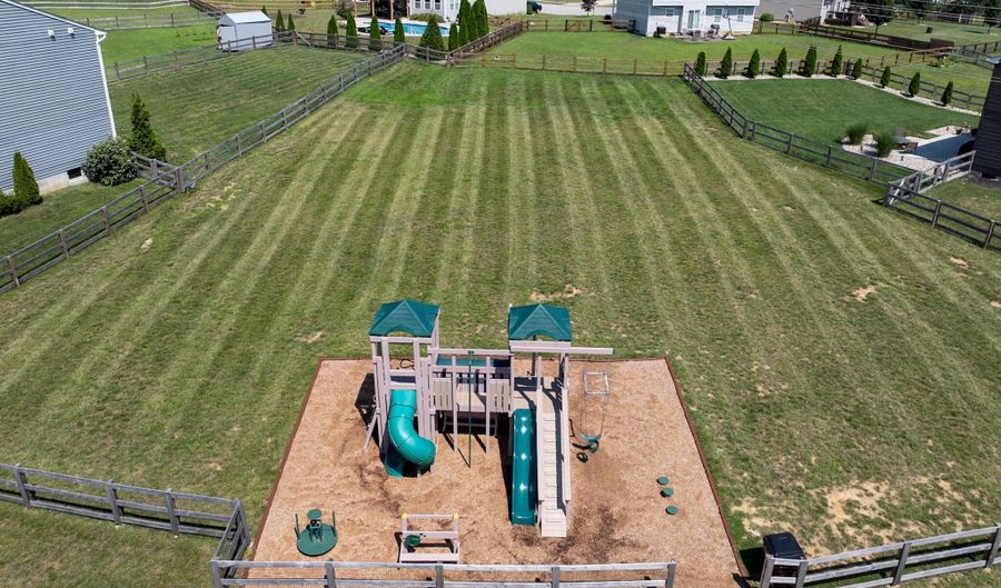 926 Darlington Creek Dr, Alexandria, KY 41001 - 3 Beds, 3 Bath