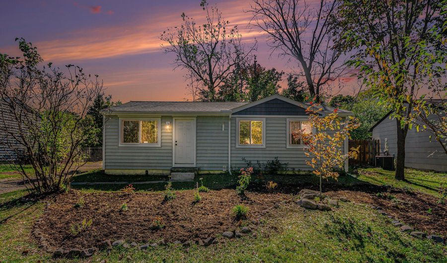 4 Burlingame Ct, Ann Arbor, MI 48108 - 3 Beds, 1 Bath