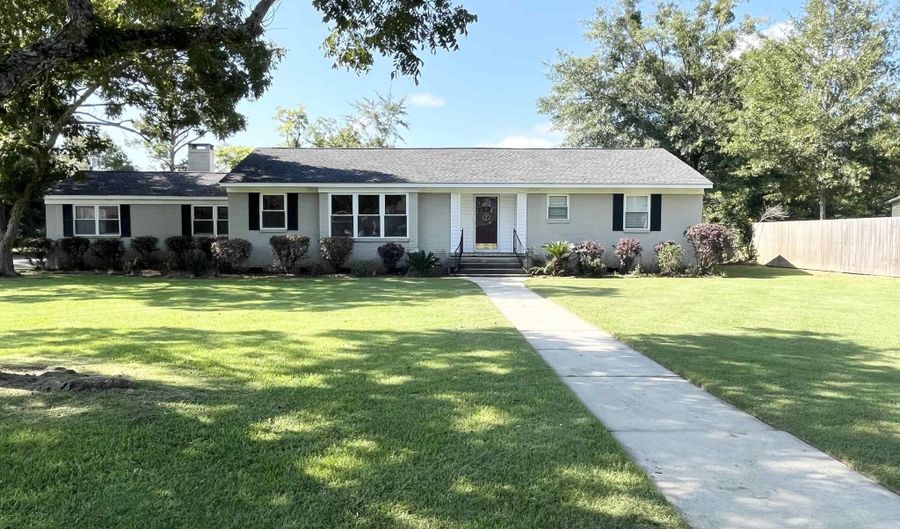 326 E Horner St, Atmore, AL 36502 - 3 Beds, 2 Bath