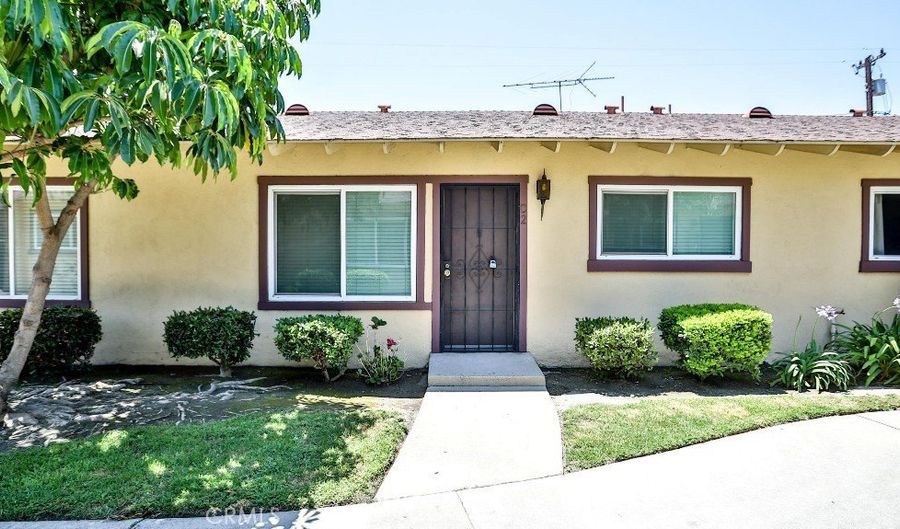 1531 E La Palma Ave C2, Anaheim, CA 92805 - 2 Beds, 1 Bath