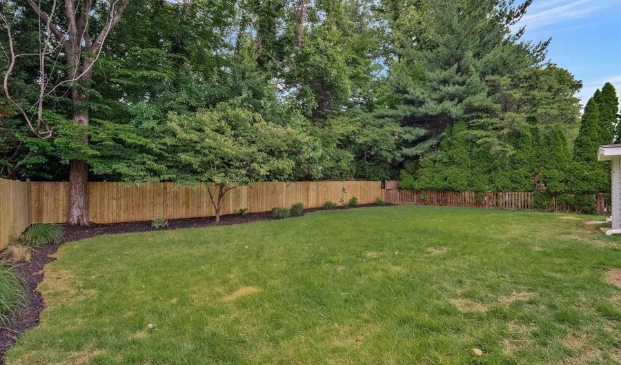 9831 SINGLETON Dr, Bethesda, MD 20817 - 4 Beds, 3 Bath