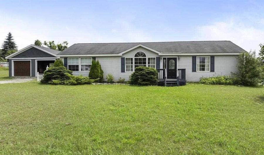 9009 MILLER, Alanson, MI 49706 - 3 Beds, 2 Bath