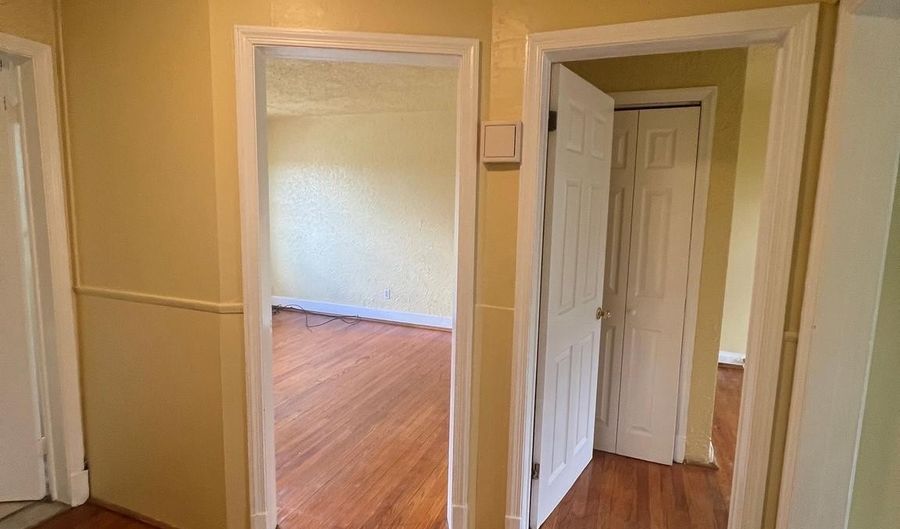 3708 ERDMAN Ave 2, Baltimore, MD 21213 - 1 Beds, 1 Bath