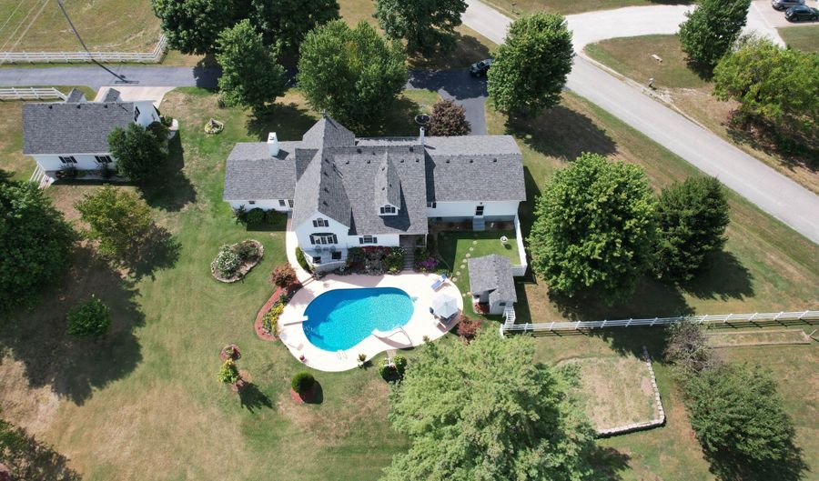 1568 Glossip Ave, Highlandville, MO 65669 - 3 Beds, 3 Baths, Single ...