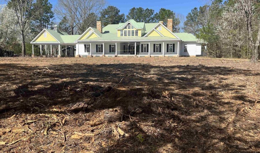 88 C Tombfield Rd, Camden, SC 29020 - 4 Beds, 4 Bath