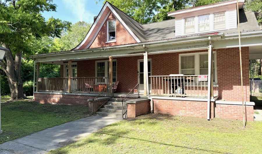 465 6th St, Aurora, NC 27806 - 5 Beds, 2 Bath