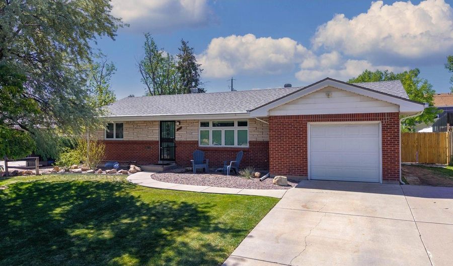 11520 E 2nd Ave, Aurora, CO 80010 - 5 Beds, 3 Bath