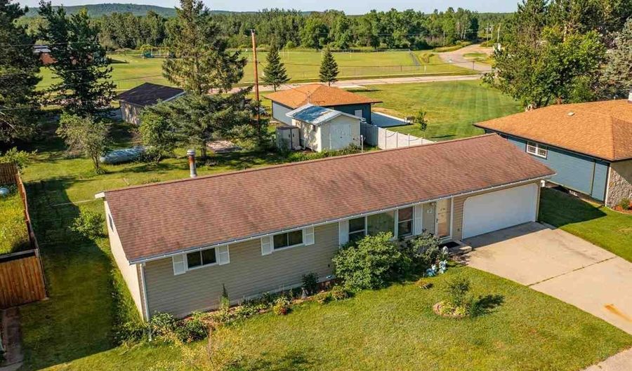 42 Locust Dr, Babbitt, MN 55706 - 3 Beds, 2 Bath
