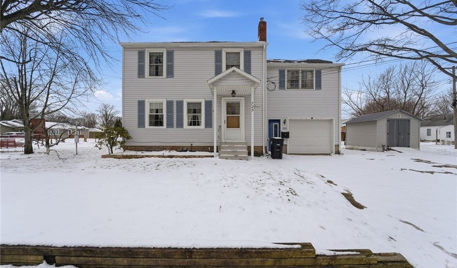 725 Union Ave, Ashtabula, OH 44004 - 3 Beds, 2 Bath