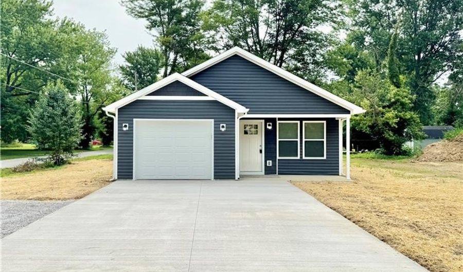695 Mann Ave, Austin, IN 47102 - 3 Beds, 2 Bath