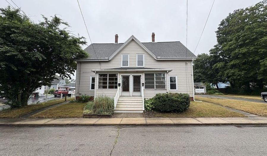 2-4 Elmwood St, Amesbury, MA 01913 - 5 Beds, 2 Bath