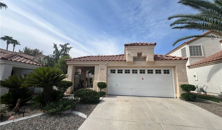 9353 Buckhaven Dr, Las Vegas, NV 89117 - 2 Beds, 2 Bath