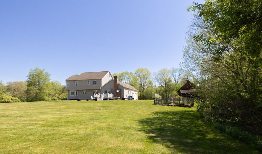 435 Old Hebron Rd, Colchester, CT 06415 - 4 Beds, 3 Bath