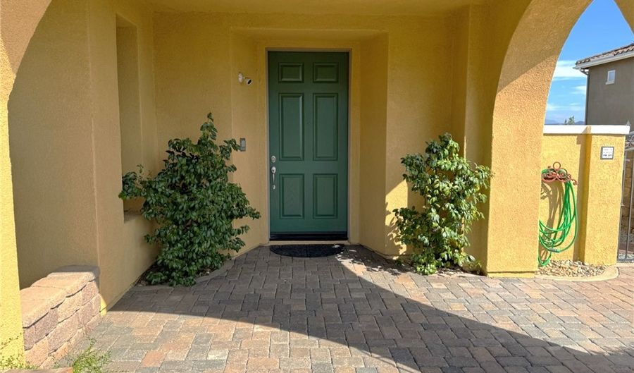 322 Amparo Dr, Escondido, CA 92025 - 5 Beds, 5 Bath