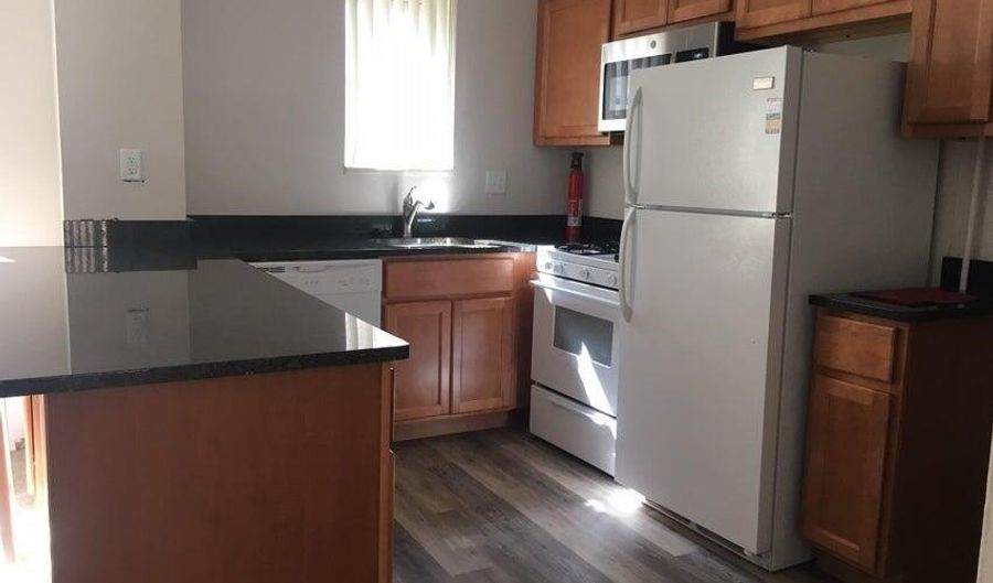 912 Oakland Ave 4, Ann Arbor, MI 48104 - 2 Beds, 1 Bath