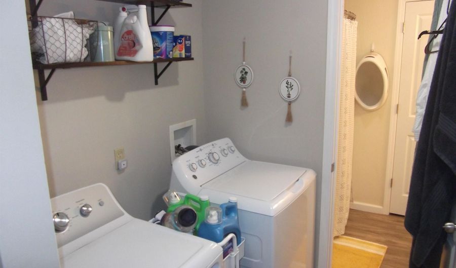 1007 S Superior St, Angola, IN 46703 - 3 Beds, 1 Bath