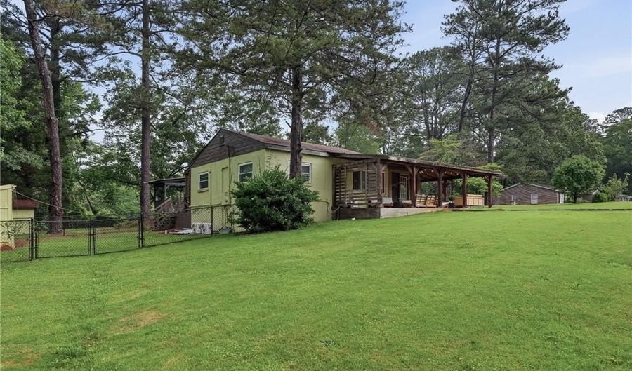 949 ALAN Ave, Auburn, AL 36830 - 3 Beds, 1 Bath
