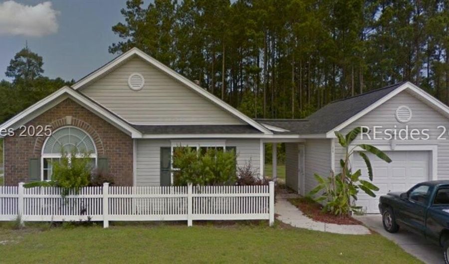 11 Savannah Oak Dr, Bluffton, SC 29910 - 3 Beds, 2 Bath