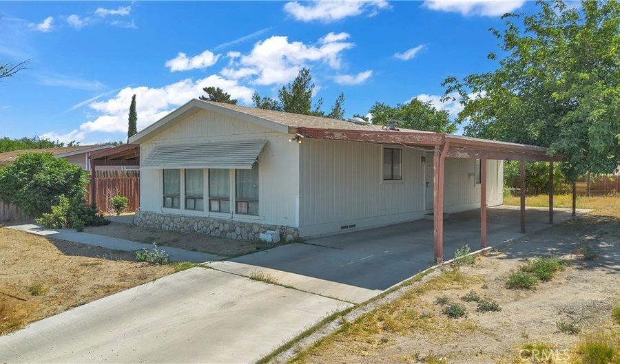 19013 Muskrat, Adelanto, CA 92301 - 3 Beds, 2 Bath
