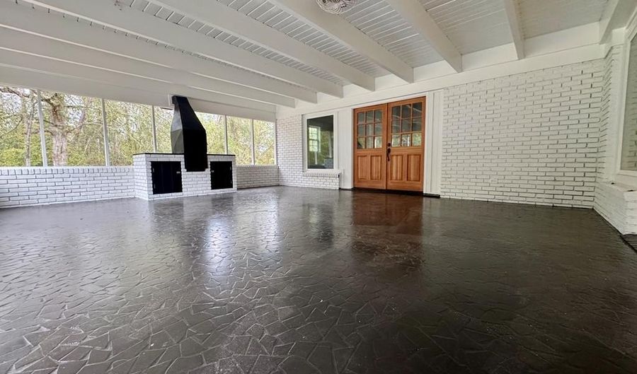 405 N. Broughton St, Ailey, GA 30410 - 4 Beds, 3 Bath