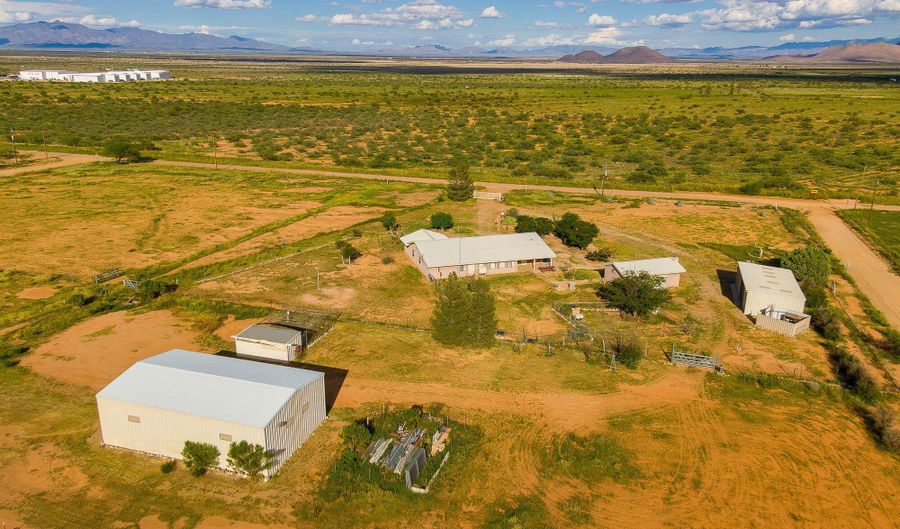 1671 N Arabian Ln, Cochise, AZ 85606 - 3 Beds, 2 Bath