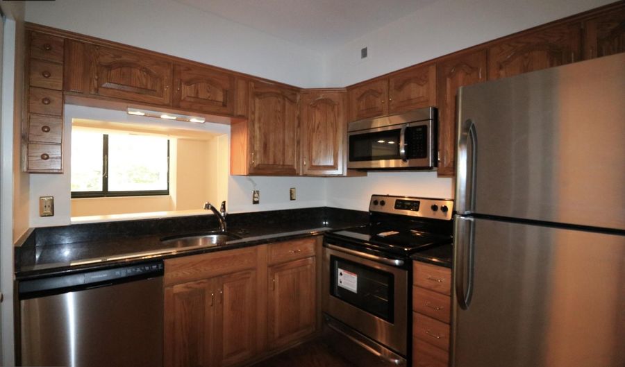1805 CRYSTAL Dr 204S, Arlington, VA 22202 - 1 Beds, 1 Bath