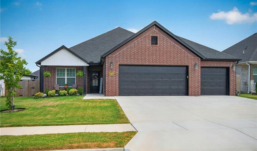 2030 Larry Ln, Bentonville, AR 72713 - 4 Beds, 2 Bath