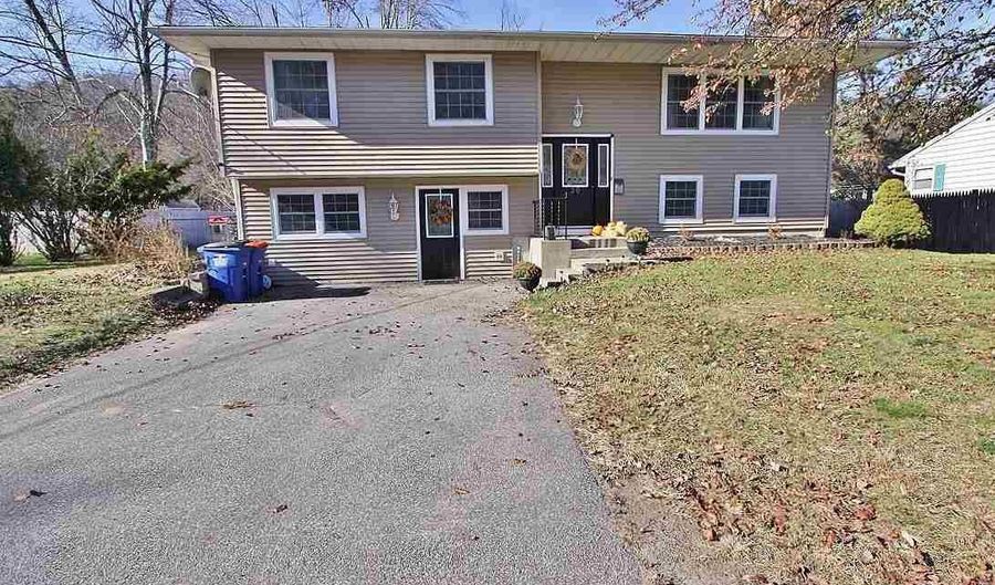 30 Willow Rd, Saugerties, NY 12477 - 3 Beds, 2 Bath