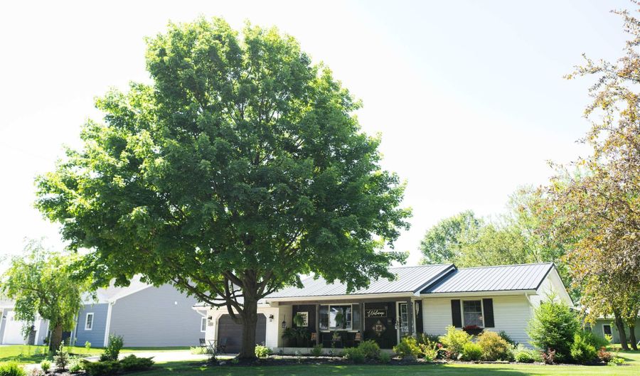 1024 W Water St, Berne, IN 46711 - 3 Beds, 2 Bath