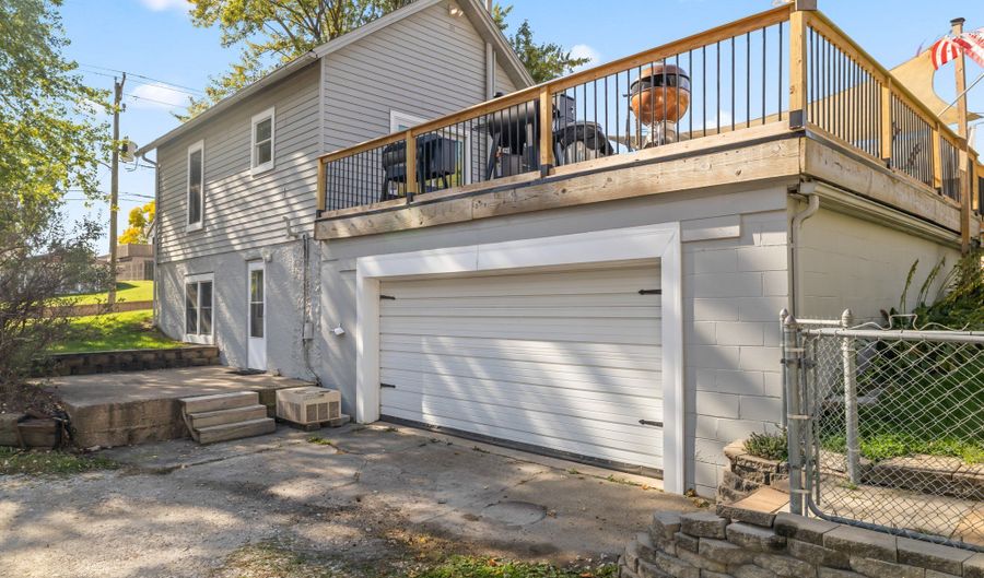 1014 Greene St, Adel, IA 50003 - 2 Beds, 2 Bath