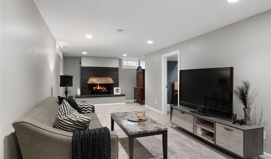 120 Ridge Rd, Albert Lea, MN 56007 - 3 Beds, 2 Bath