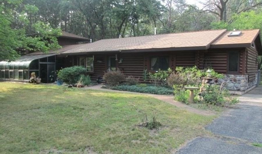 810 Sherman St, Adams, WI 53910 - 2 Beds, 3 Bath