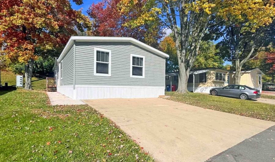 7055 Quarry Rd 201, Amherst, OH 44001 - 3 Beds, 2 Bath