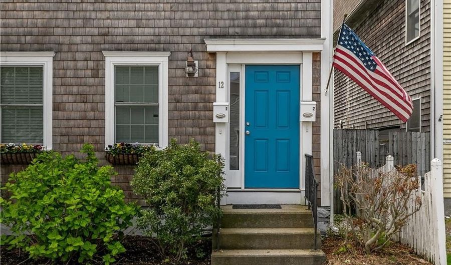 12 Callender Ave, Newport, RI 02840 - 4 Beds, 3 Bath