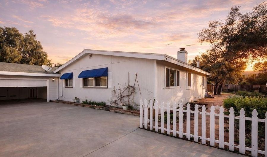8851 Hierba Rd, Agua Dulce, CA 91390 - 3 Beds, 2 Bath