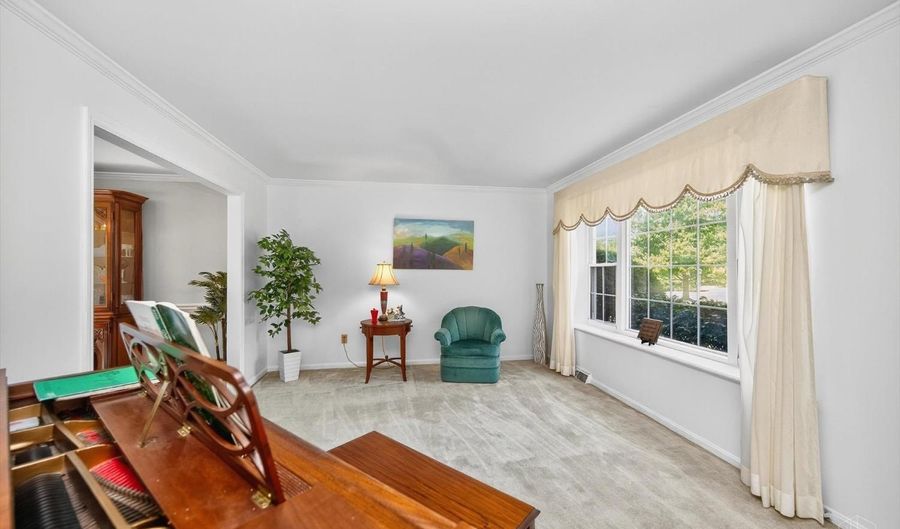2724 Bentley Ct, Anderson Twp., OH 45244 - 4 Beds, 3 Bath