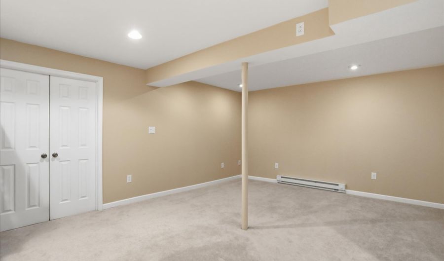 903 BROOKRIDGE Dr, Boonsboro, MD 21713 - 4 Beds, 3 Bath
