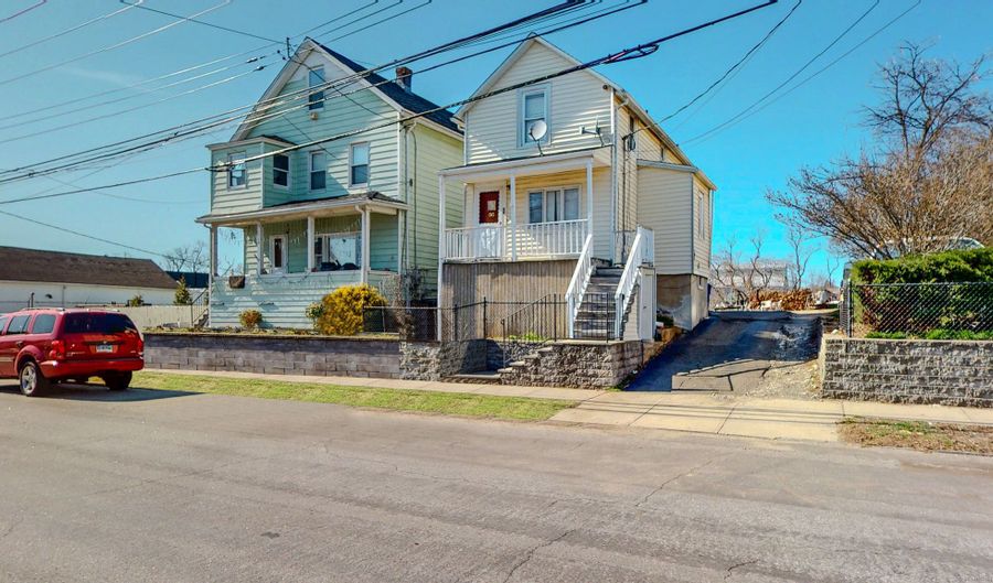96 Davis Ave, Bridgeport, CT 06605 - 2 Beds, 2 Bath