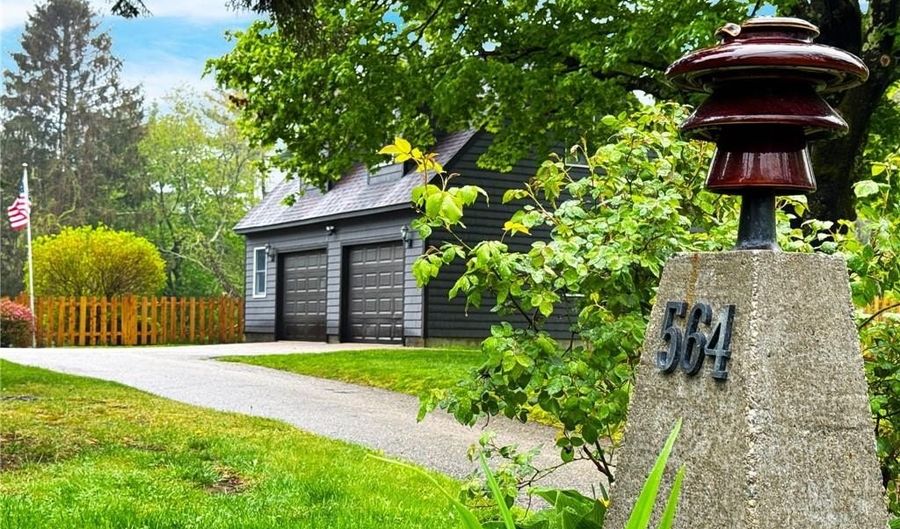 564 Exeter Rd, North Kingstown, RI 02852 - 3 Beds, 1 Bath