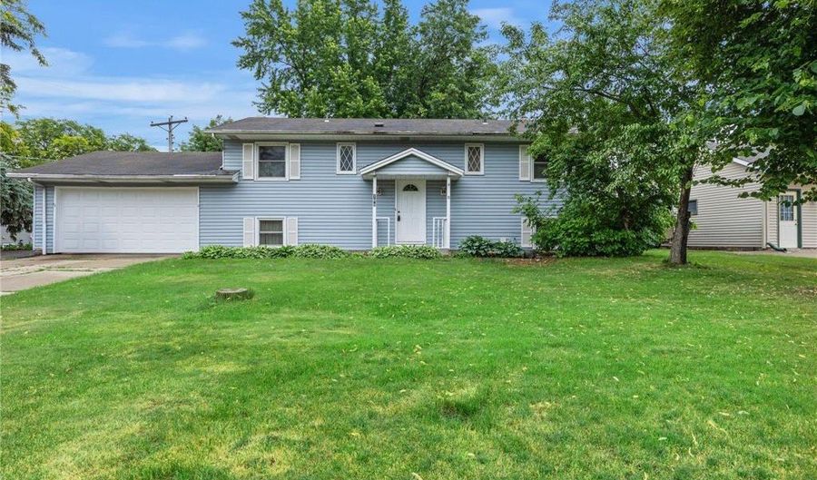 168 Linden Cir, Apple Valley, MN 55124 - 5 Beds, 2 Bath