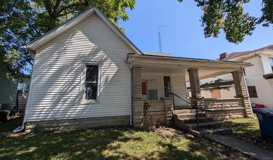 722 J St, Bedford, IN 47421 - 3 Beds, 1 Bath