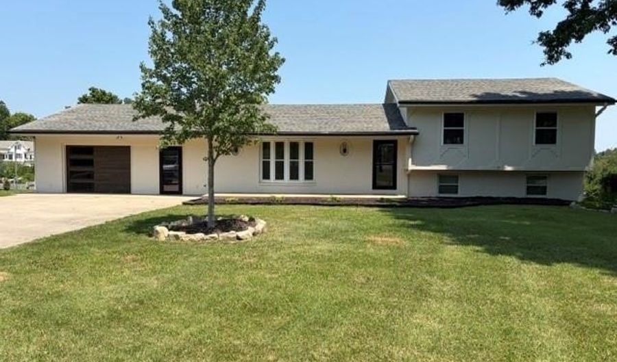 8381 Pratt Rd, Atchison, KS 66002 - 4 Beds, 2 Bath