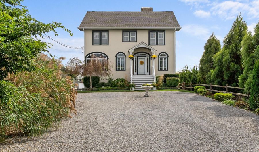 260 Ocean Ave, Amityville, NY 11701 - 4 Beds, 3 Bath