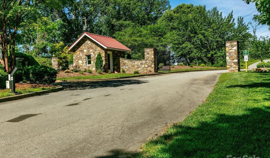 158 Waightstill Dr, Arden, NC 28704 - 3 Beds, 3 Bath