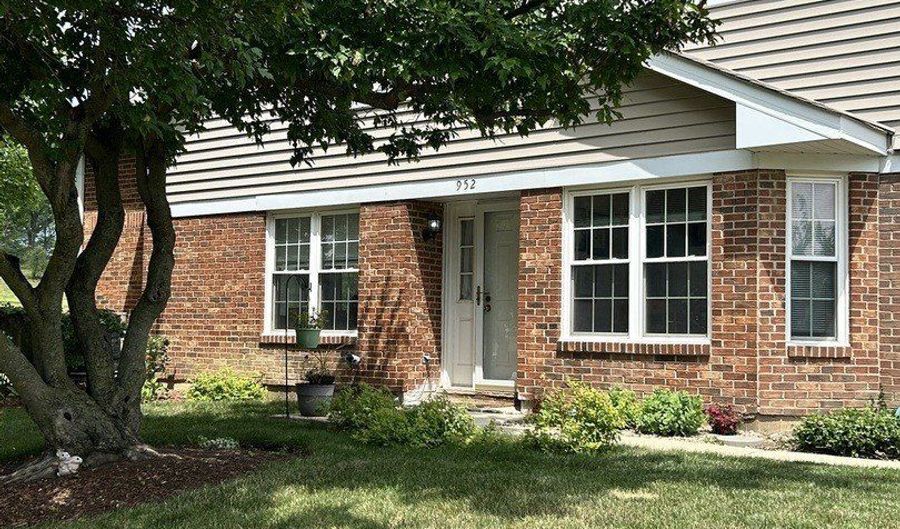 952 W Happfield Dr 2828, Arlington Heights, IL 60004 - 2 Beds, 2 Bath