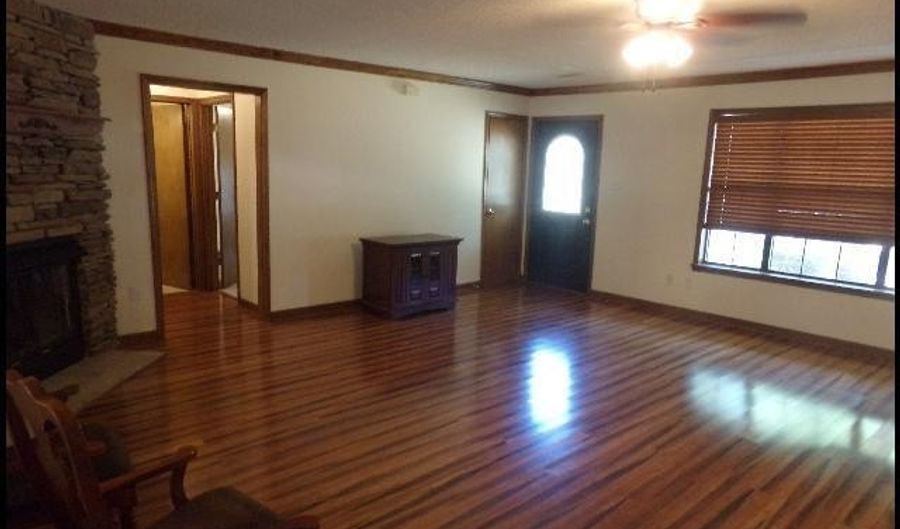 1068 Fox Hunt Trl, Alexander, AR 72002 - 3 Beds, 2 Bath