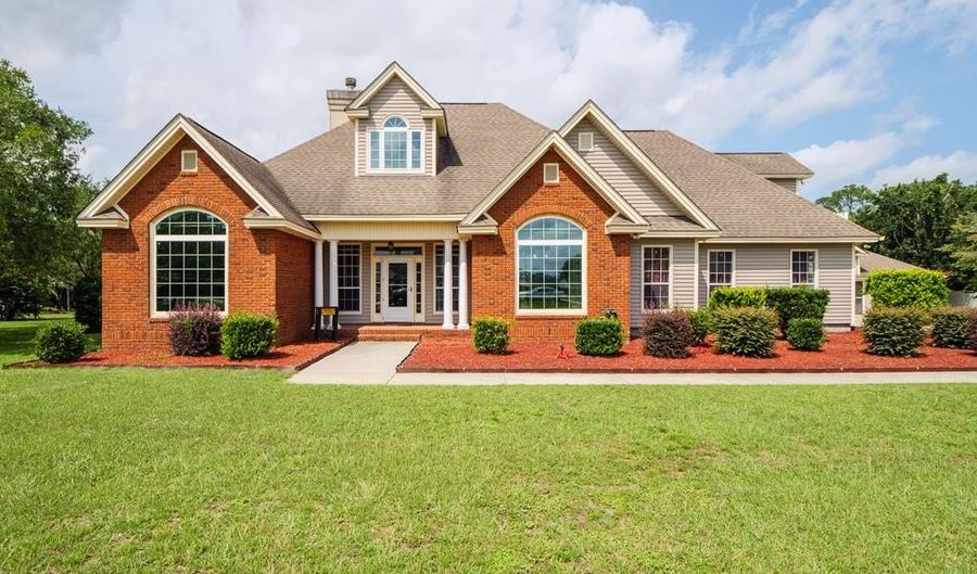 605 Plantation Dr, Adel, GA 31620 - 4 Beds, 3 Bath